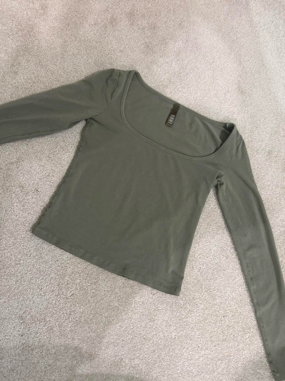 🤎 SKIMS Fits Everybody Long Sleeve Top — Olive/Army Green — Size S
